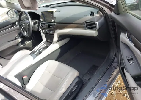 2018 Honda Accord Touring 2.0T z USA, uszkodzony, nr VIN 1HGCV2F99JA007154